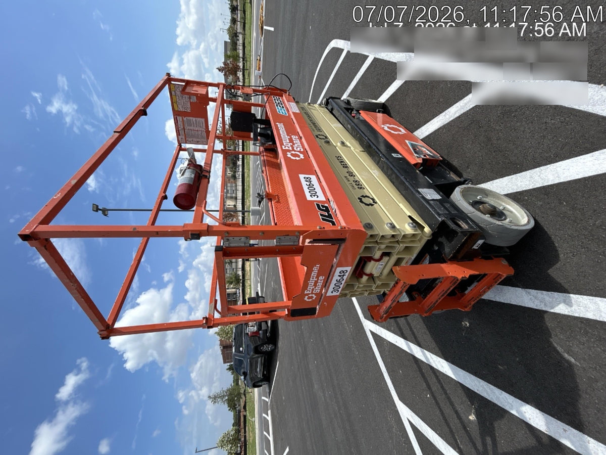 2023 JLG ES2632