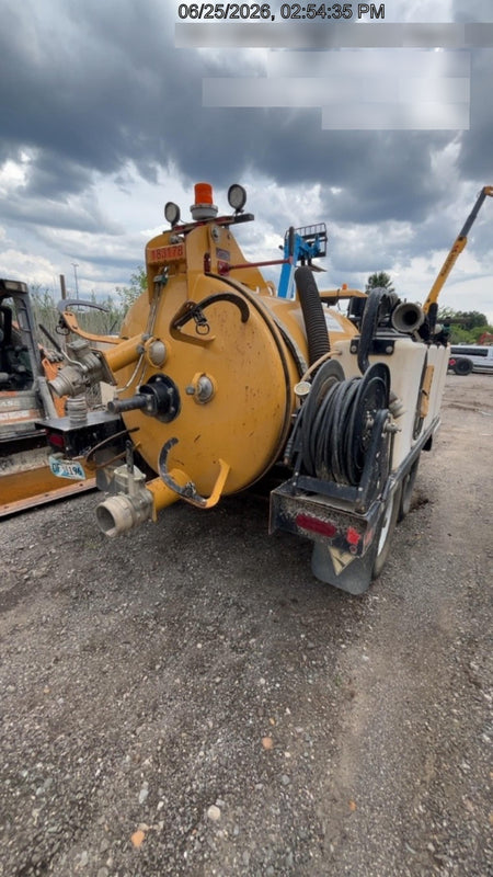 2021 Vac-Tron LP573XDT T4 Koehler Diesel Engine, 500 Gallon Debris Tank, x2 100 Gallon Water Tanks