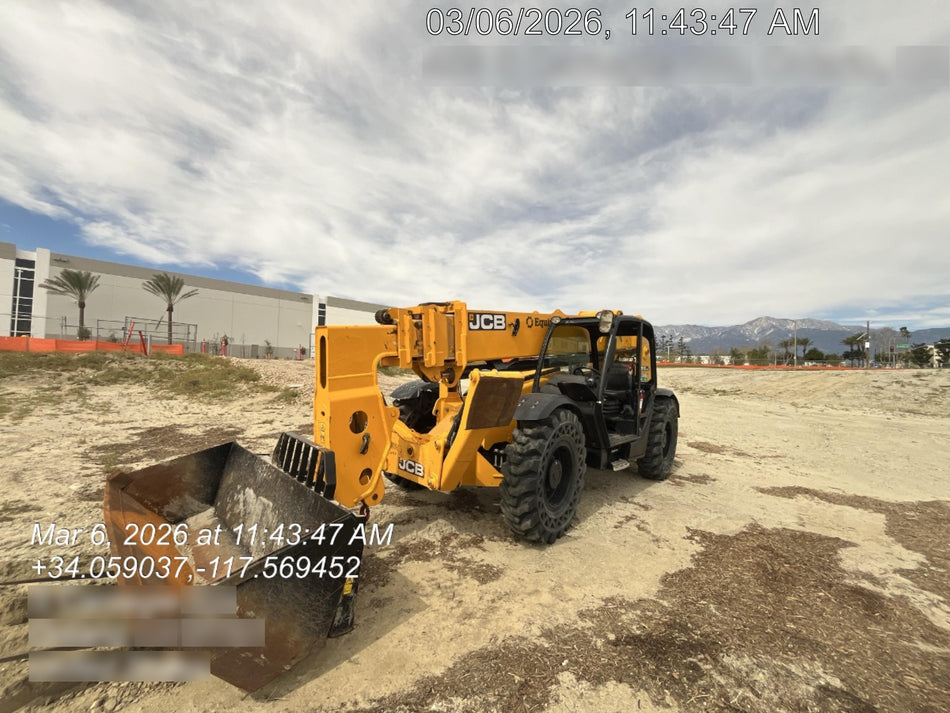 2025 JLG 1001100823