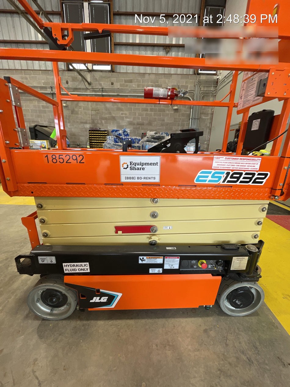 2021 JLG ES1932