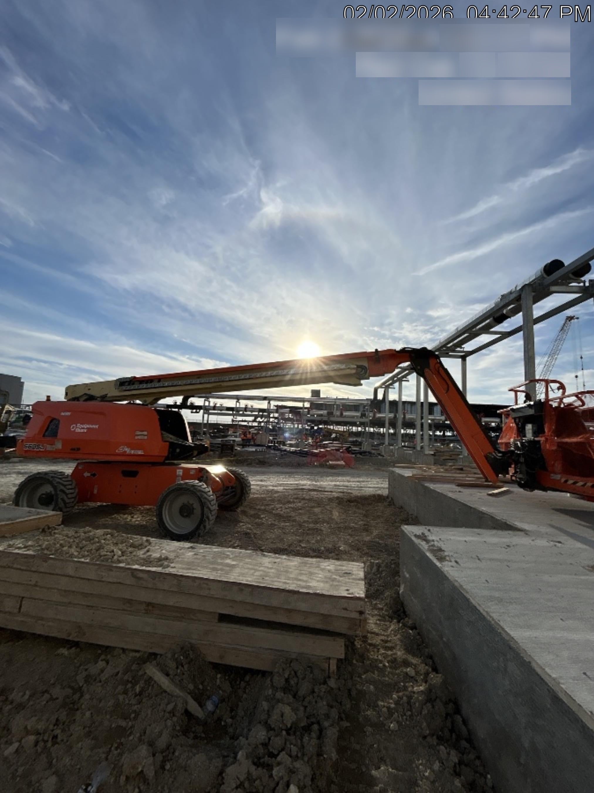 2023 JLG 660SJ
