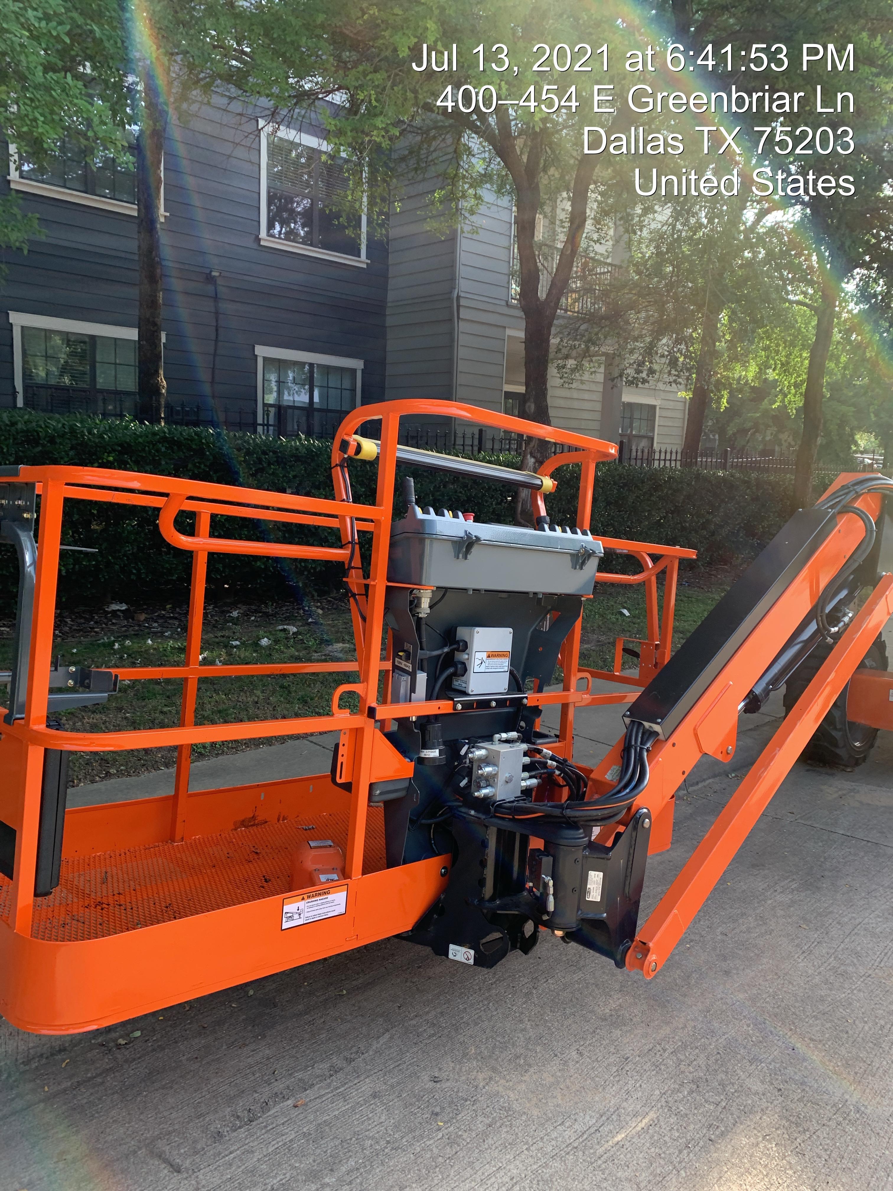 2021 JLG 600AJ