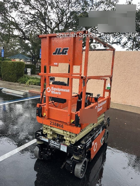 2022 JLG ES1330L