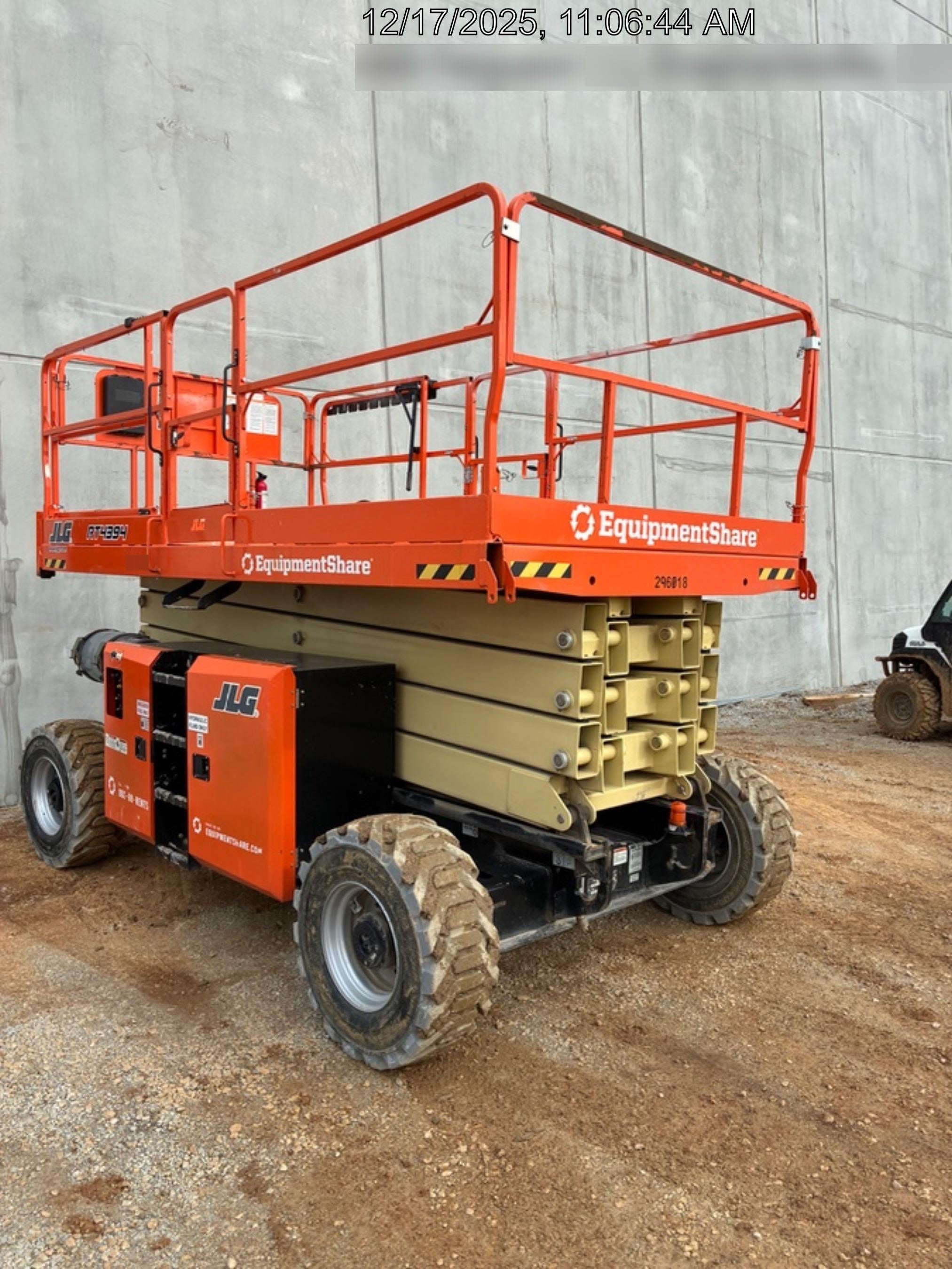 2023 JLG RT4394