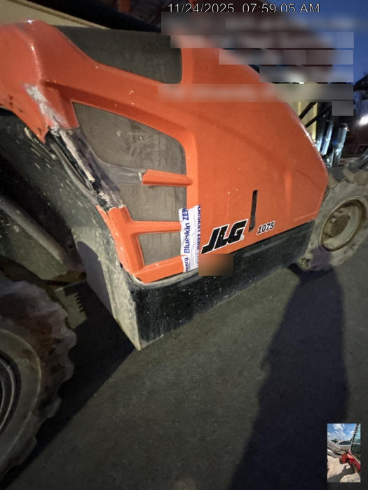 2021 JLG 1075