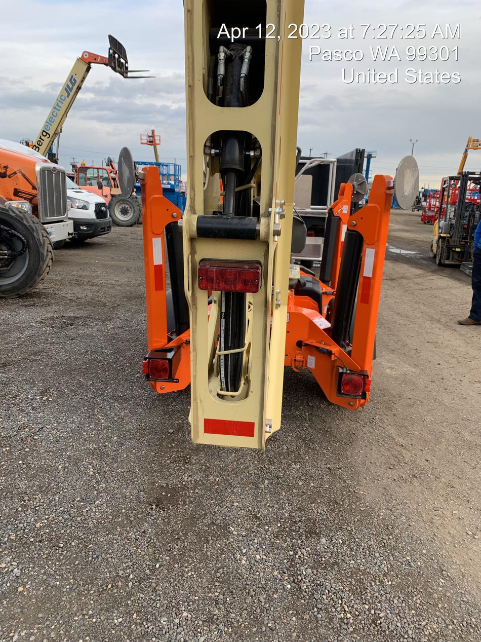 2022 JLG T350