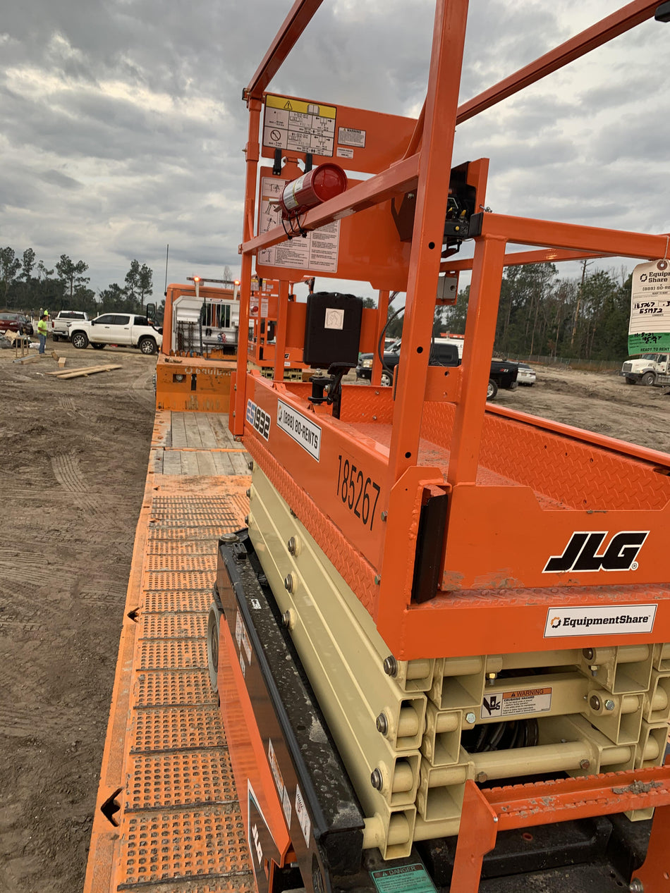 2021 JLG ES1932