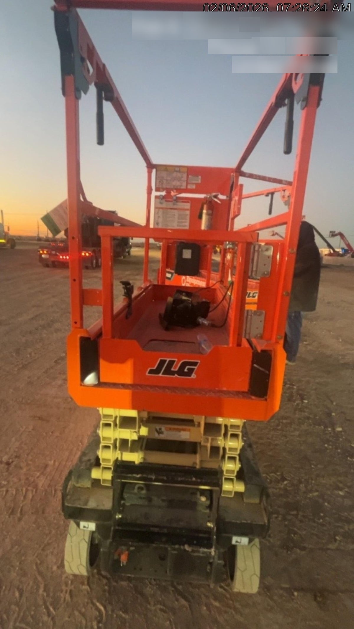 2025 JLG ES1932