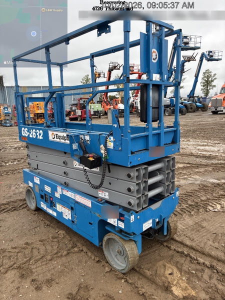 2019 Genie GS-2632 Folding rails with half height swing gate