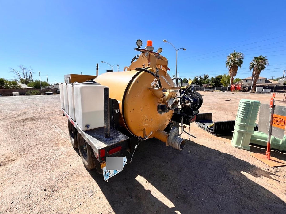 2020 Vac-Tron LP573XDT Tier 4 Kohler Diesel Engine, 500 Gallon Debris Tank w/ Hydraulic Tilt, two (2) 100 Gallon Water Tanks, Low Profile Torsion Axles (12,000 GVWR), Manual Jack Trailer