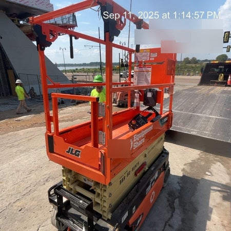 2025 JLG ES1932