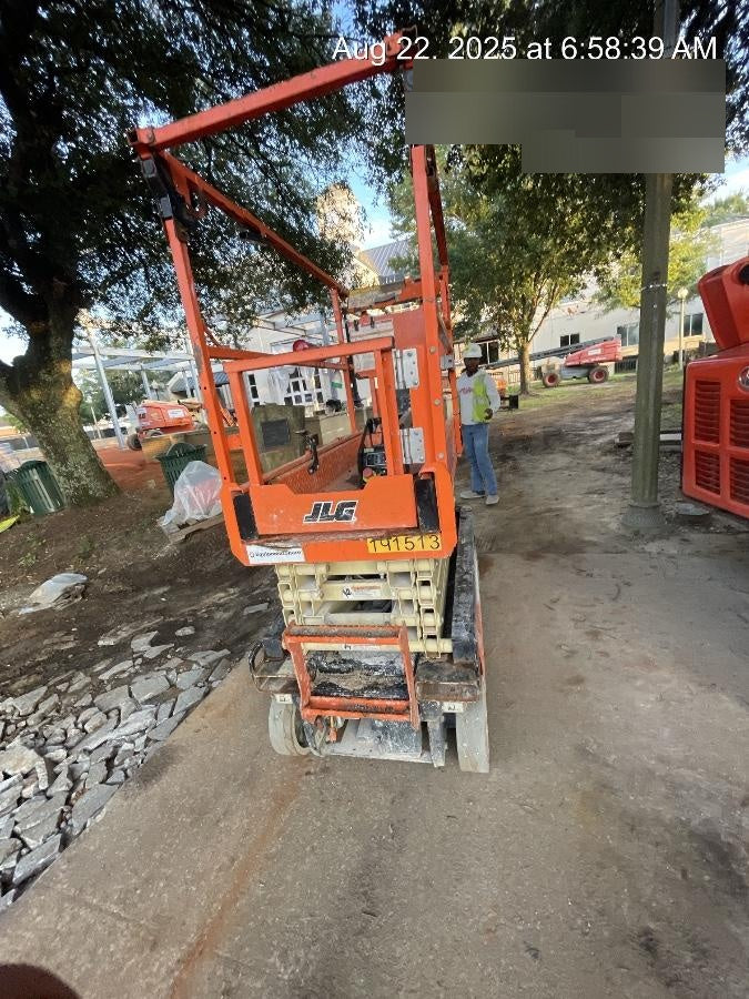 2021 JLG ES1932