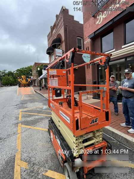 2021 JLG ES1932