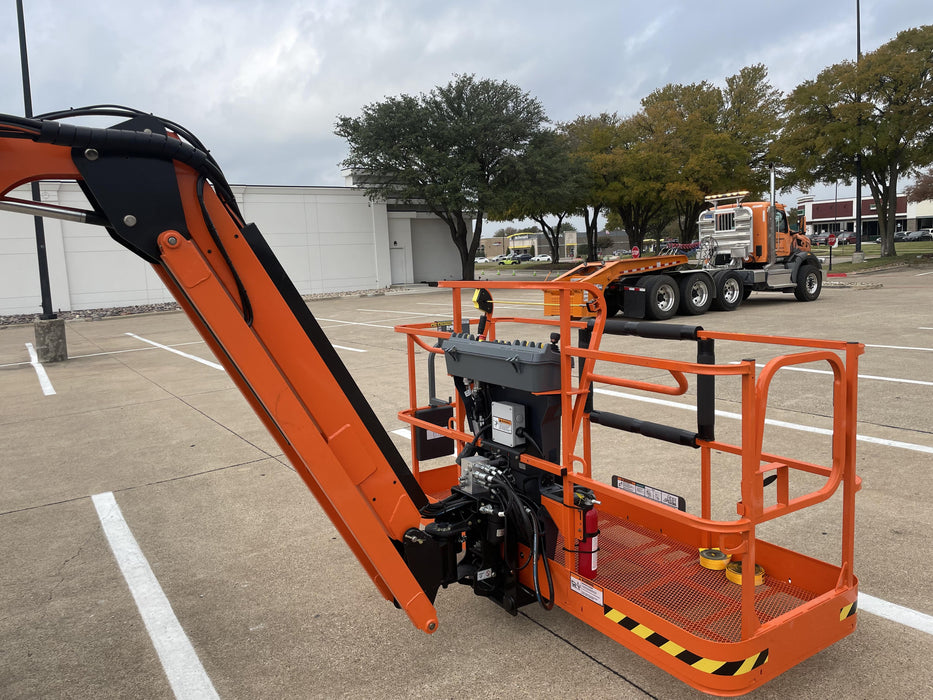 2022 JLG 660SJ
