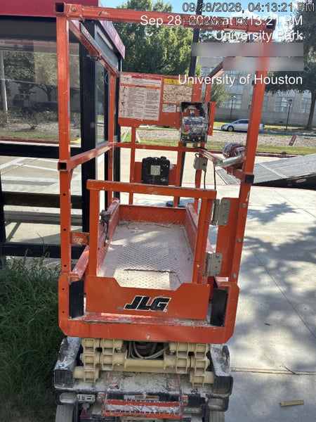 2021 JLG ES1330L