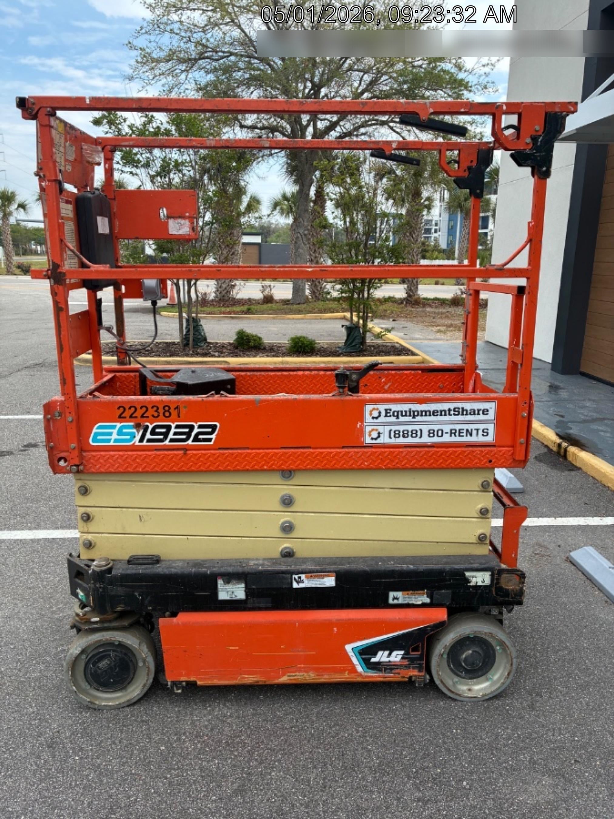 2022 JLG ES1932