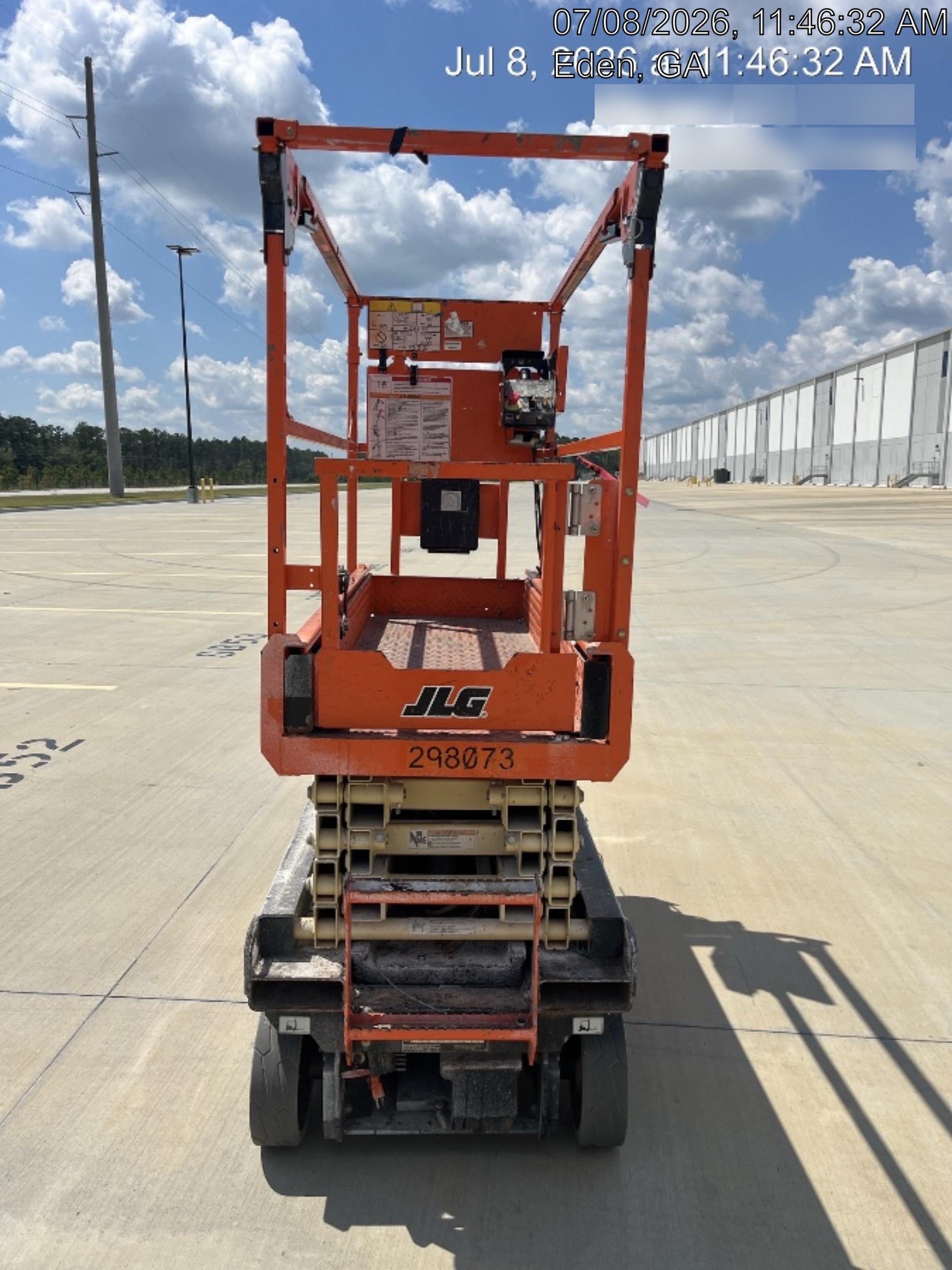 2023 JLG ES1932