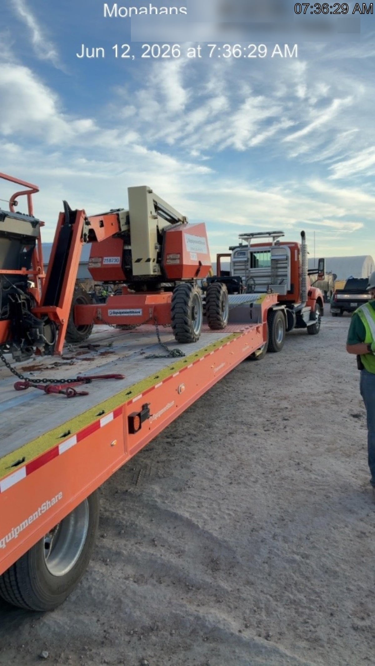 2022 JLG 340AJ