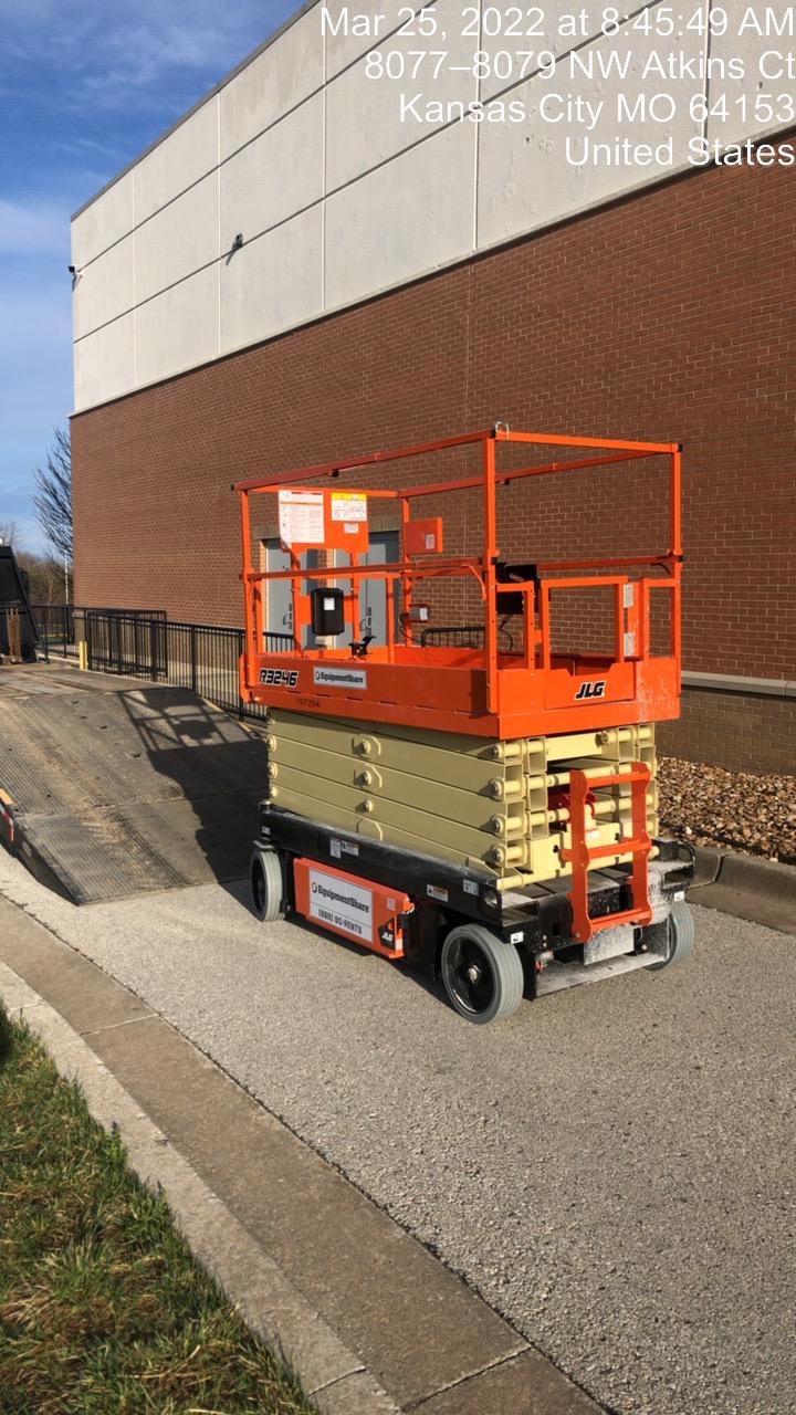 2022 JLG R3246