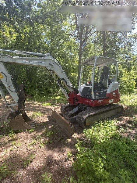 2023 TAKEUCHI TB250-2R
