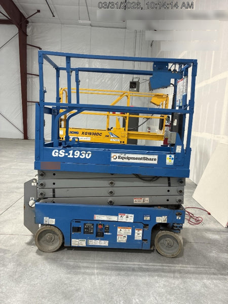 2020 Genie GS-1930 Solid Non Marking Tires, Beacon, Folding rails with half height swing gate, 800W Inverter