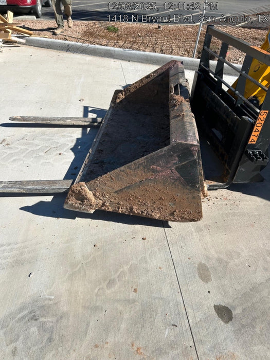 2025 JOHN DEERE 84" Bucket - John Deere