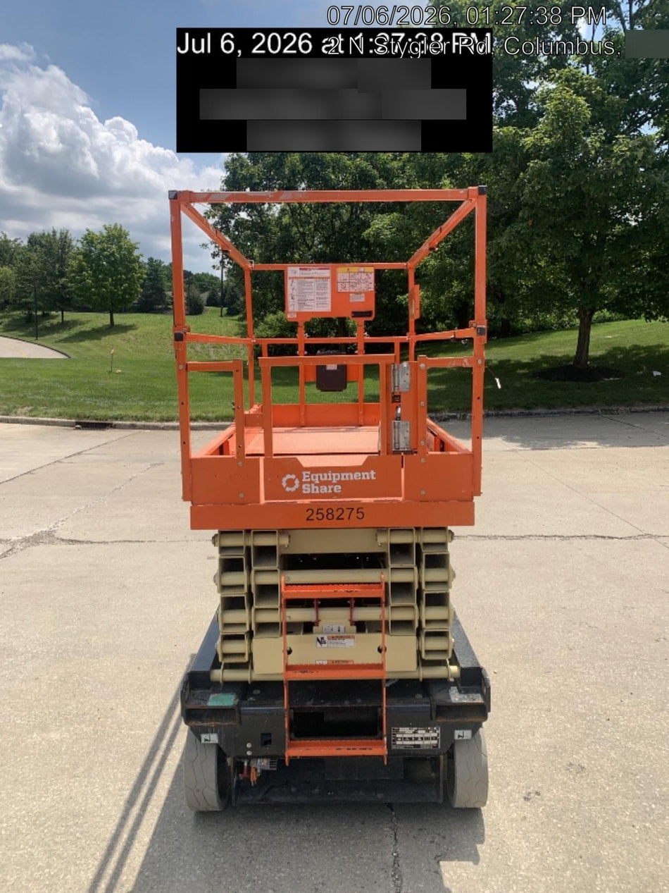2022 JLG ES3246