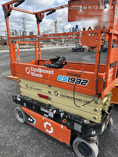 2022 JLG ES1932