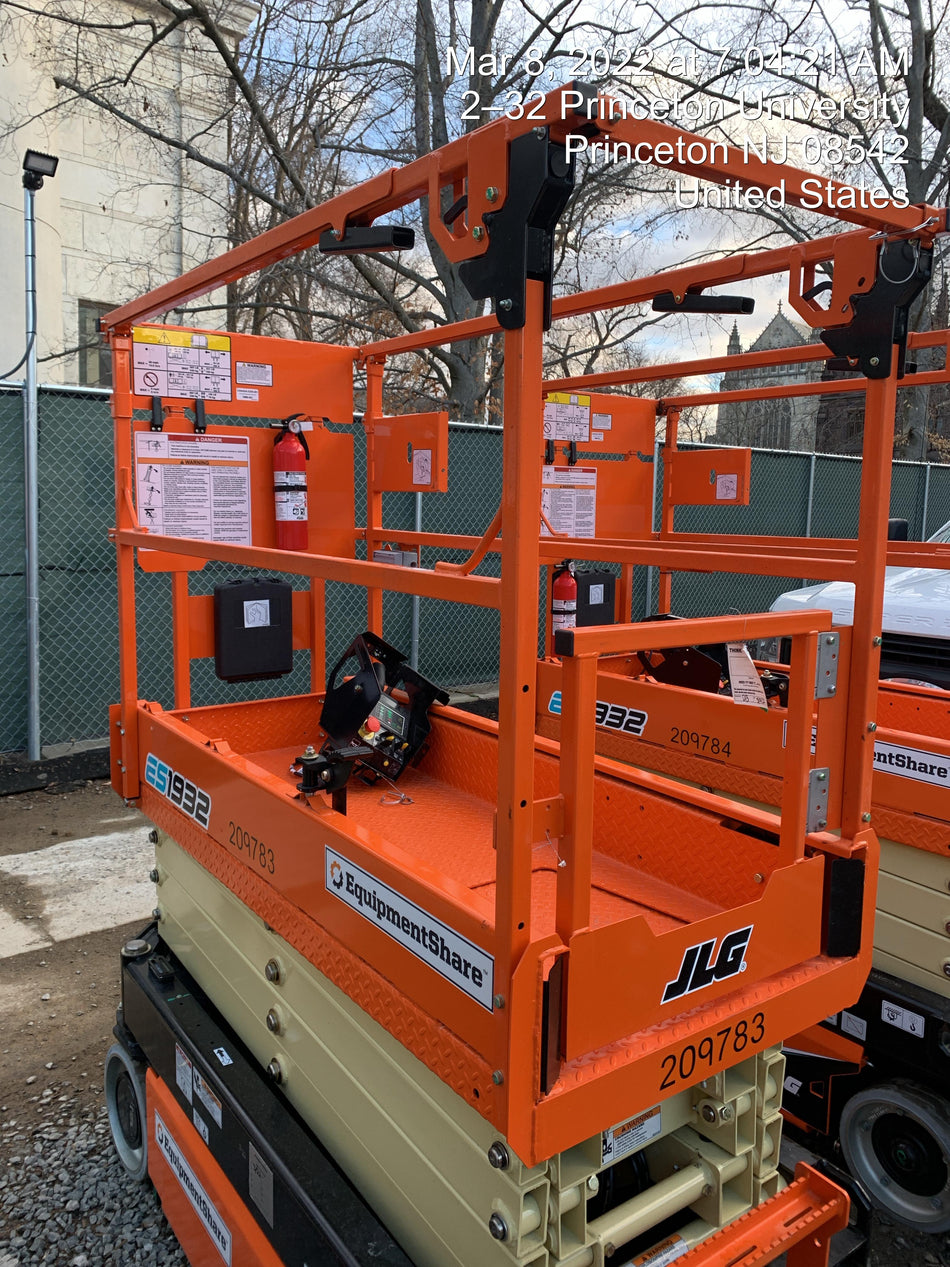 2022 JLG ES1932
