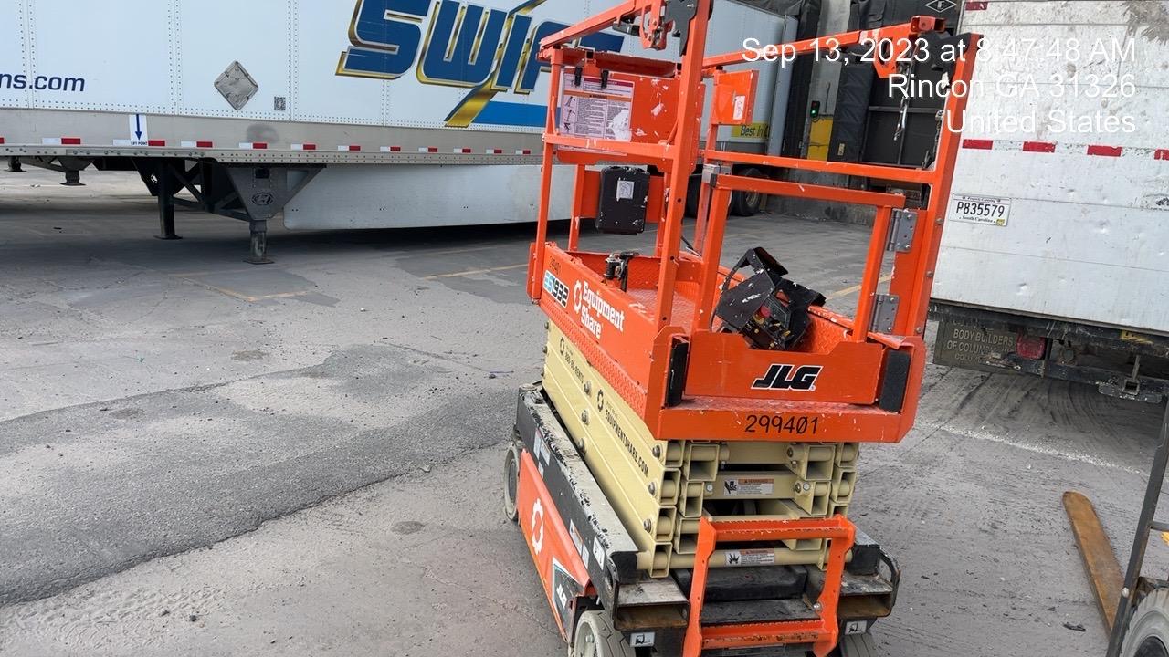 2023 JLG ES1932