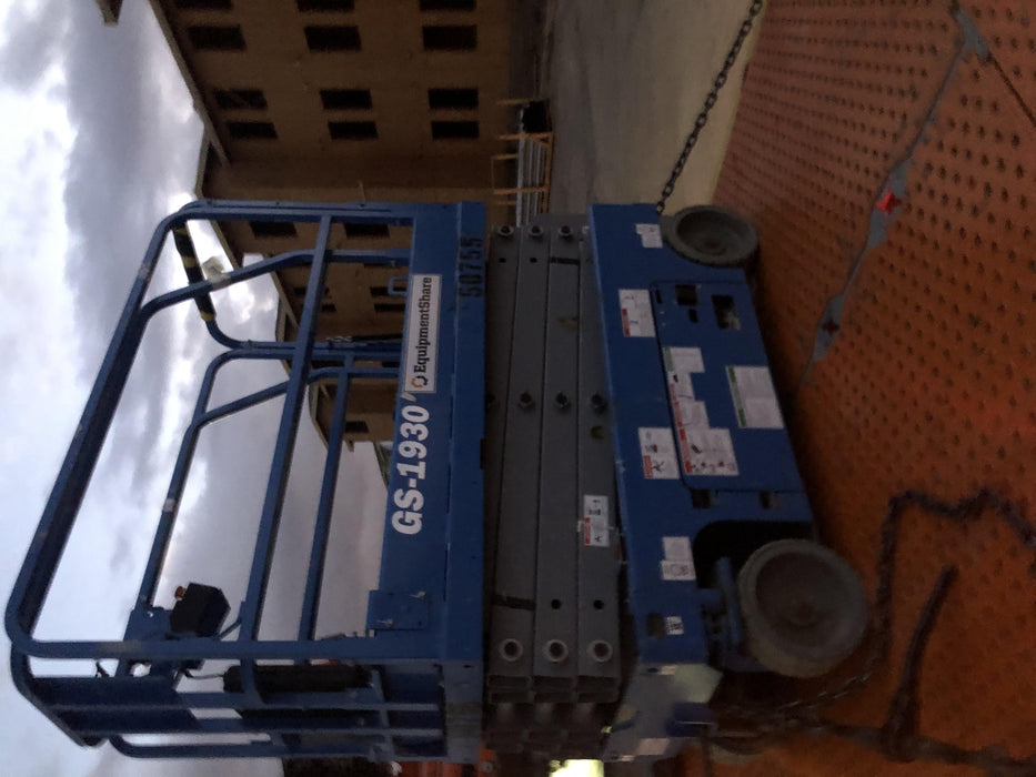 2019 Genie GS-1930 Fixed Rails with Chain Entry