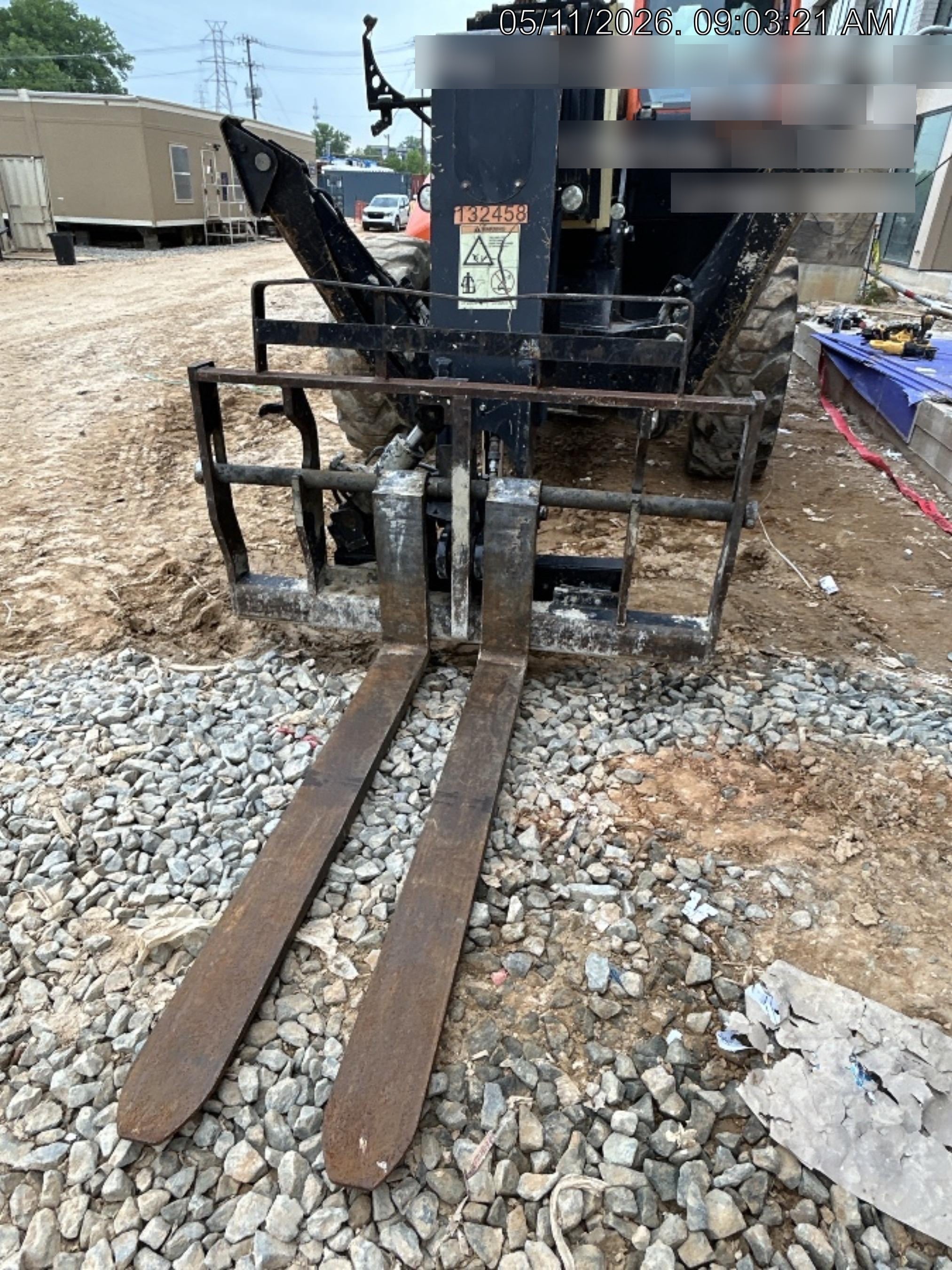 2021 JLG 1075