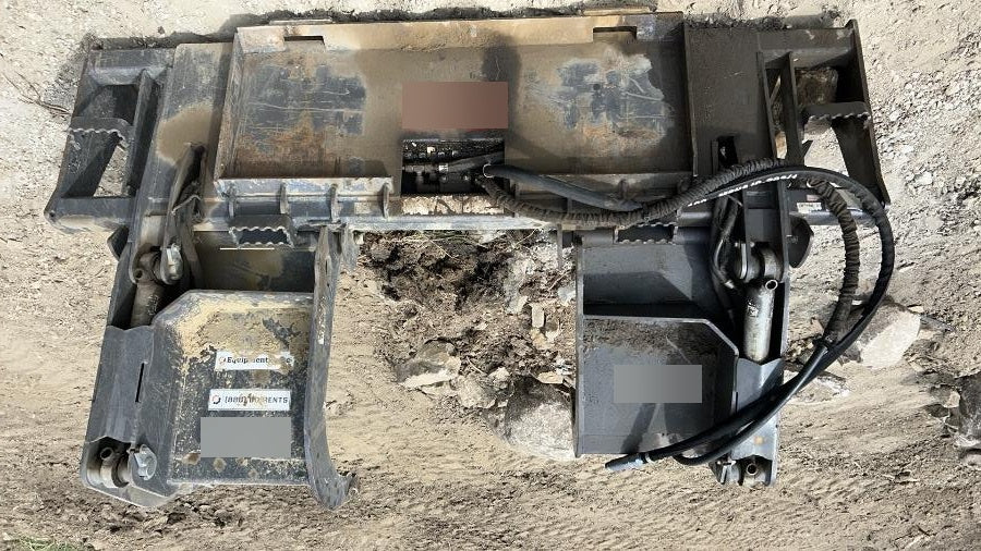 2015 CASE Grapple Bucket Skid Steer - Case