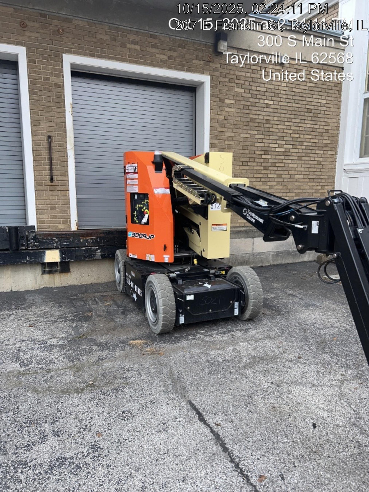 2025 JLG E300AJP