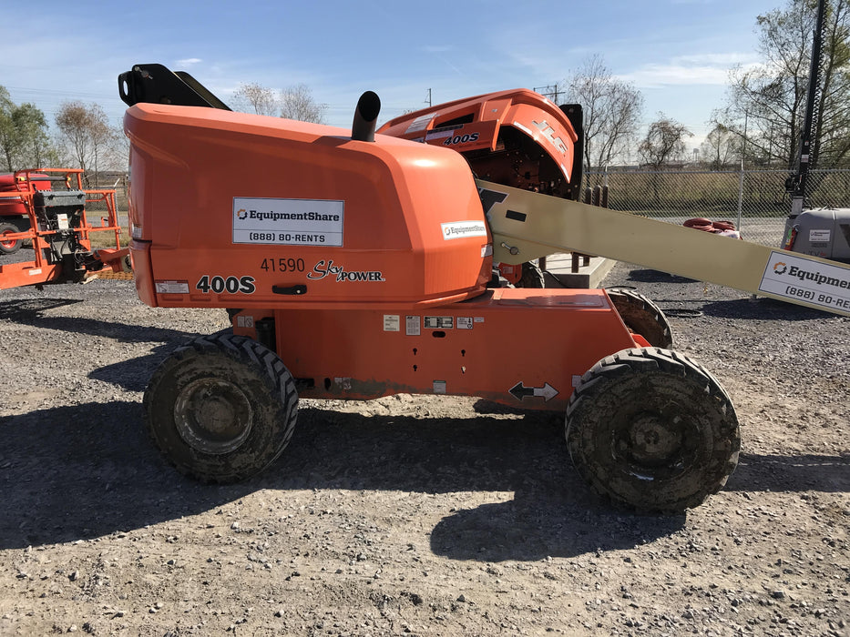 2019 JLG 400S