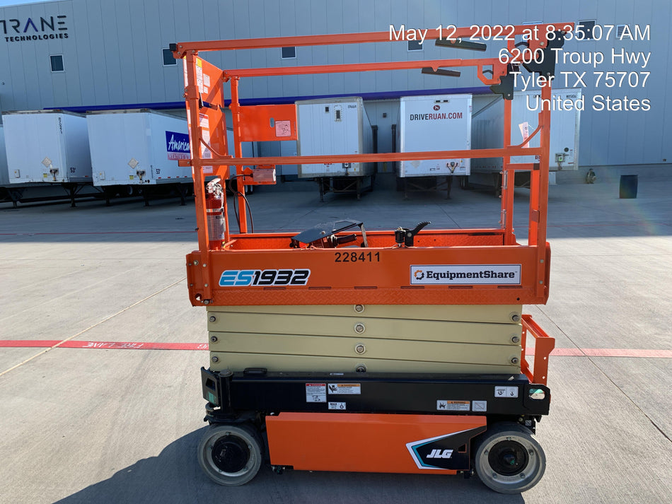 2022 JLG ES1932