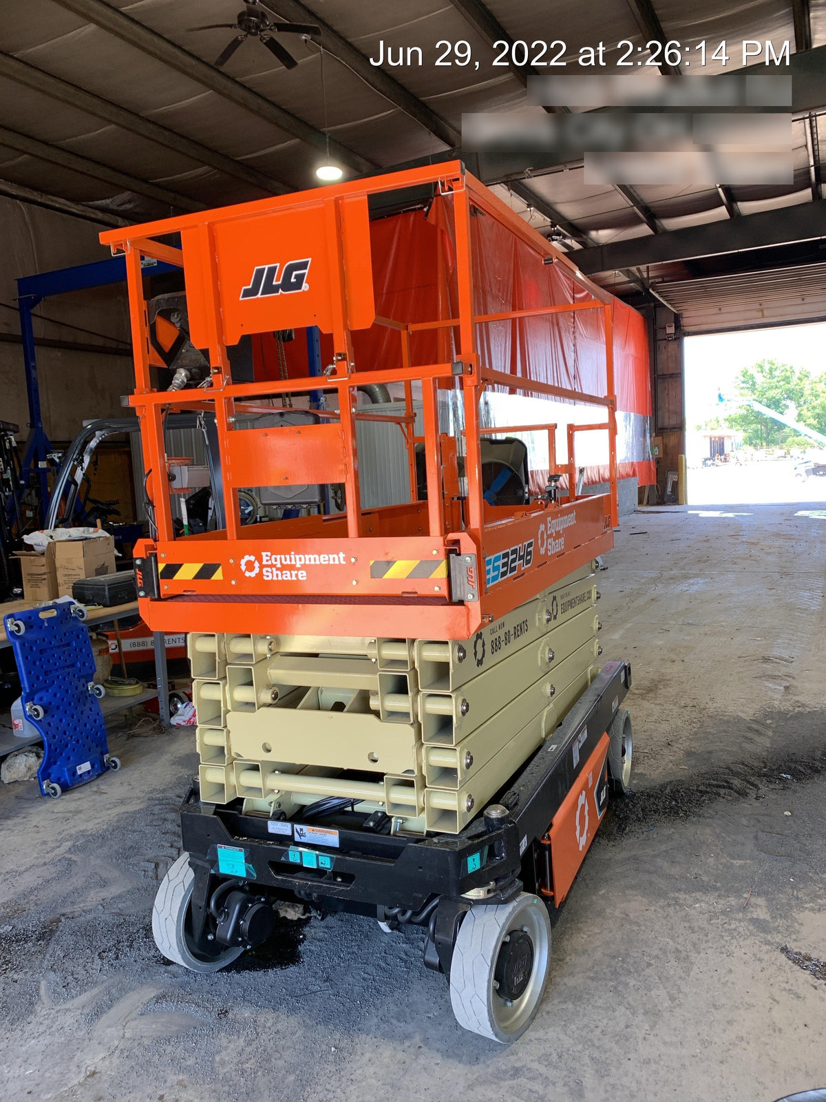 2022 JLG ES3246
