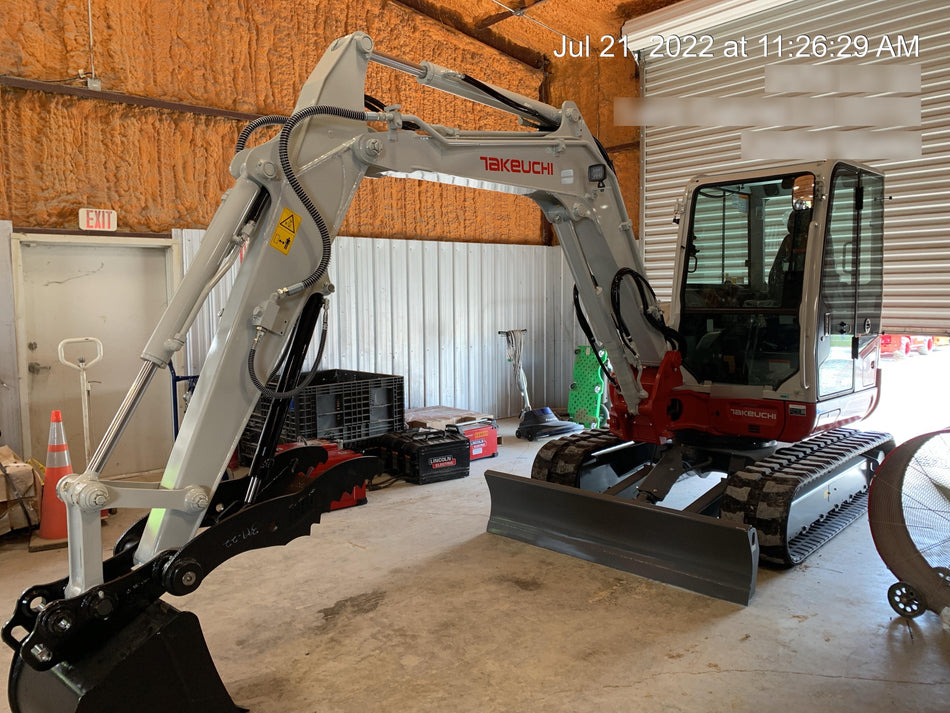 2022 TAKEUCHI TB250-2CR