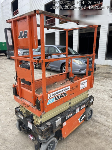 2022 JLG ES1330L