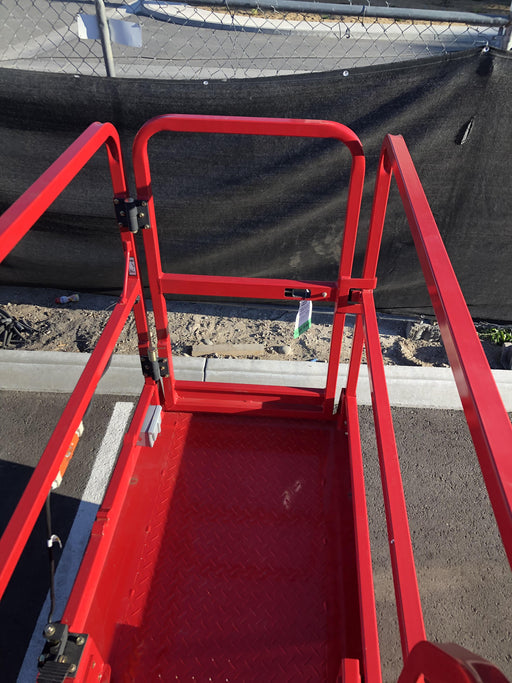 2020 MEC 1330SE Solid NM Tires, Steel Swing out Doors, LCS, Beacon, 900W Invertor