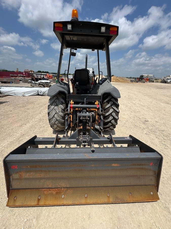 2019 CASE 570N EP