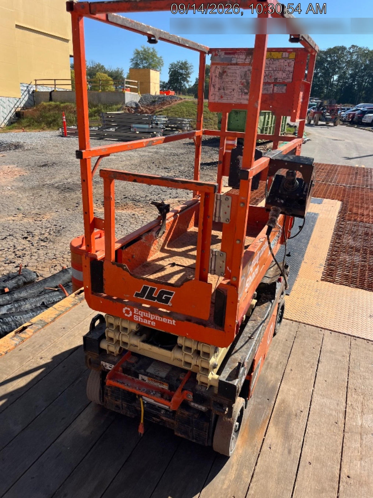 2022 JLG ES1330L