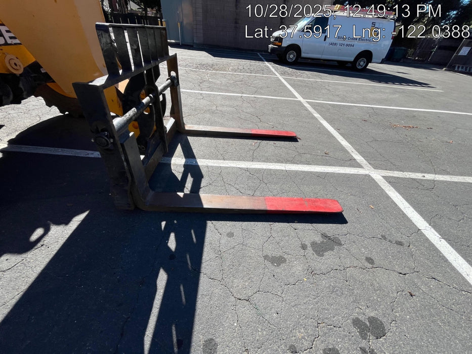 2019 JCB 506-36 Canopy, 74 HP, Foam Filled Tires, STD Worklight, Beacon, Aux Hydraulics, Lifting Eye, Back up Alarm 48" Carriage/48" Forks