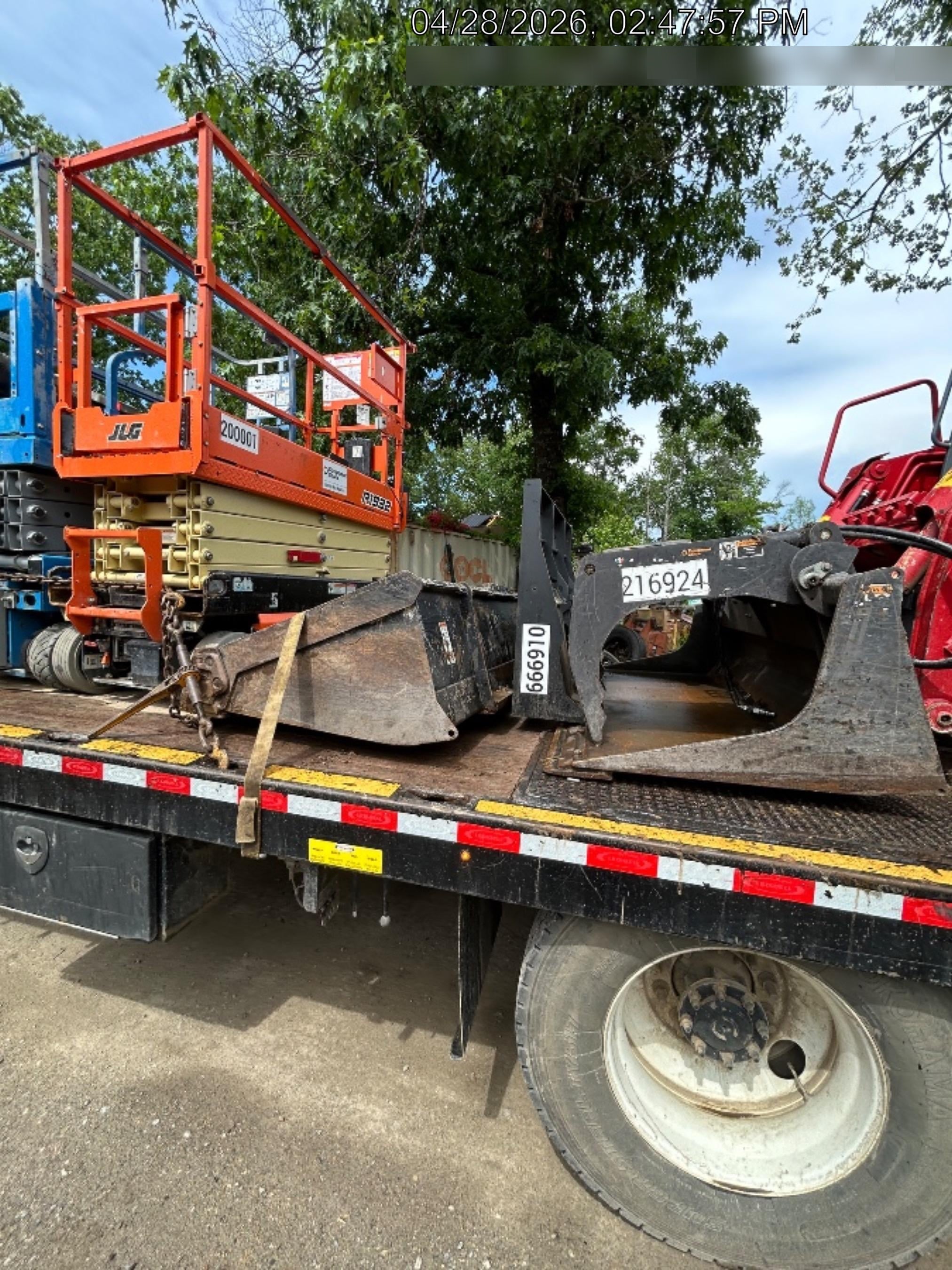 2026 ARROW MATERIAL HANDLING 72" Pallet Forks - Arrow