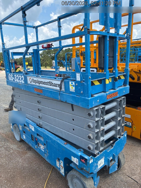 2022 GENIE GS-3232