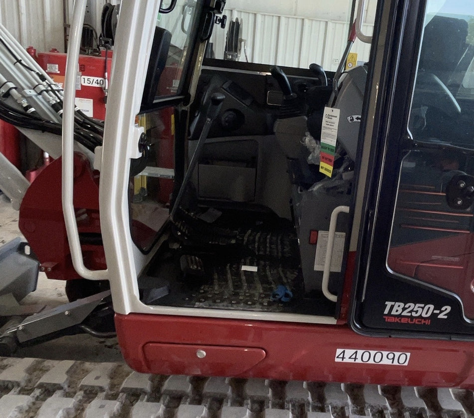 2024 TAKEUCHI TB250-2CR