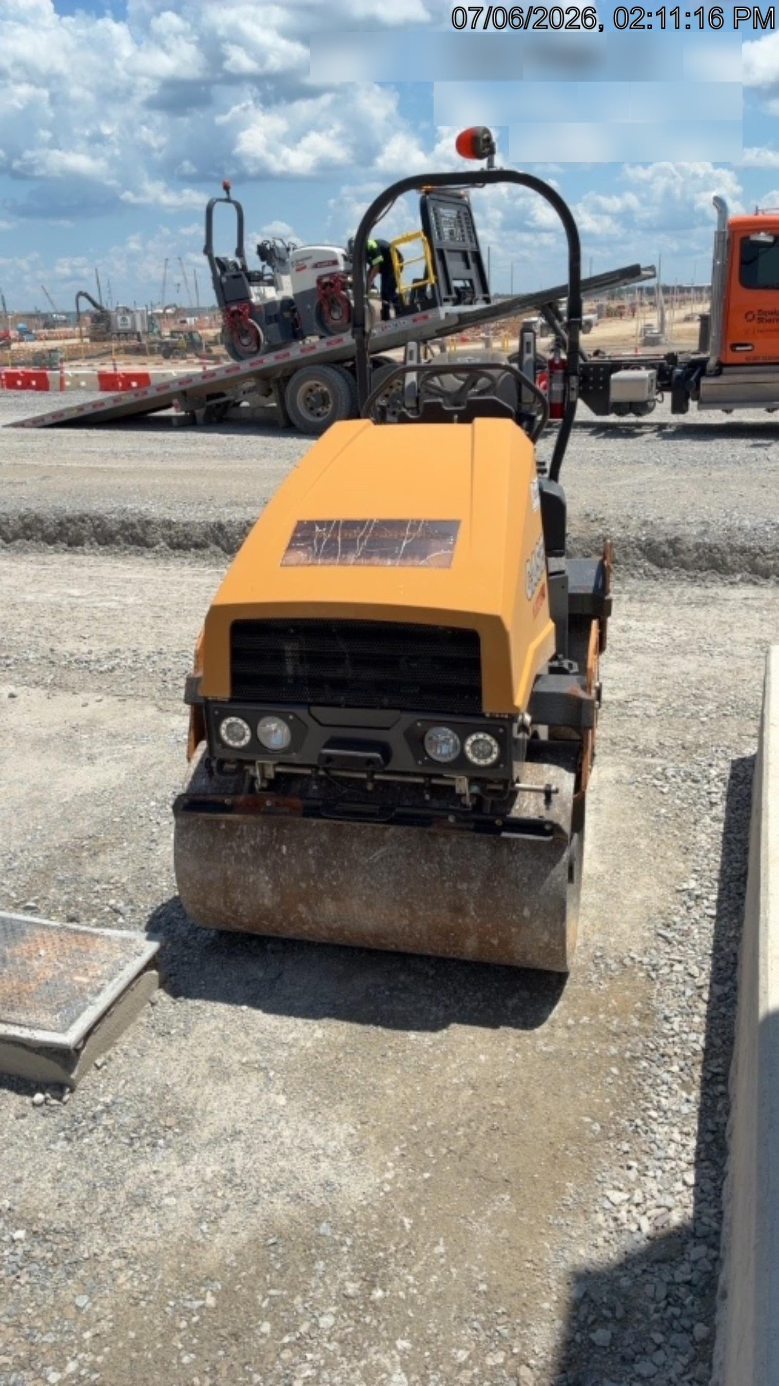 2021 CASE DV26E