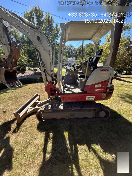 2021 TAKEUCHI TB235-2R