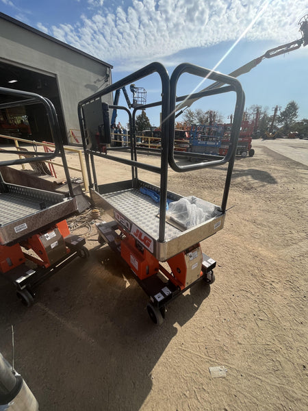2023 JLG 1030P