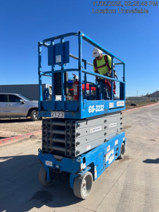 2016 Genie GS-3232 Genie GS3232 Narrow Scissor Lift